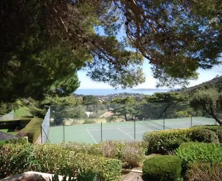 Les Collines De Guerrevielle Hébergement de vacances *